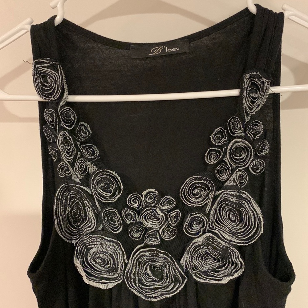 B’leev Beautiful long sleeveless shirt